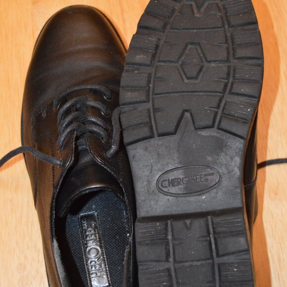 Cherokee Woman's Shoe.  Blake Leather Size 10 - Picture 4 of 5